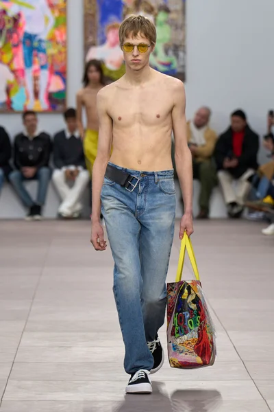 Look 12